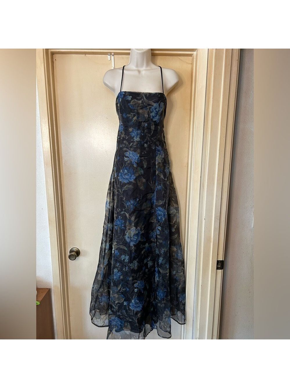 Lulu's Elegant Black and Blue Organza Floral Maxi Dress size M